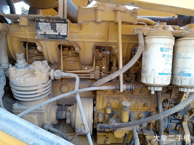 柳工 CLG6122 压路机