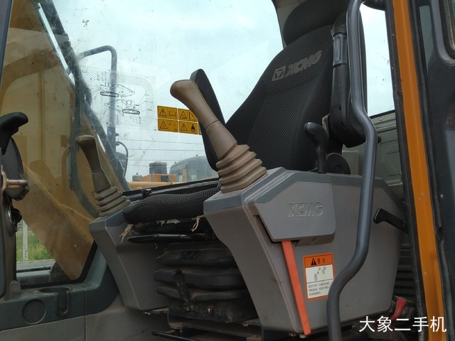 徐工 XE135D 挖掘机