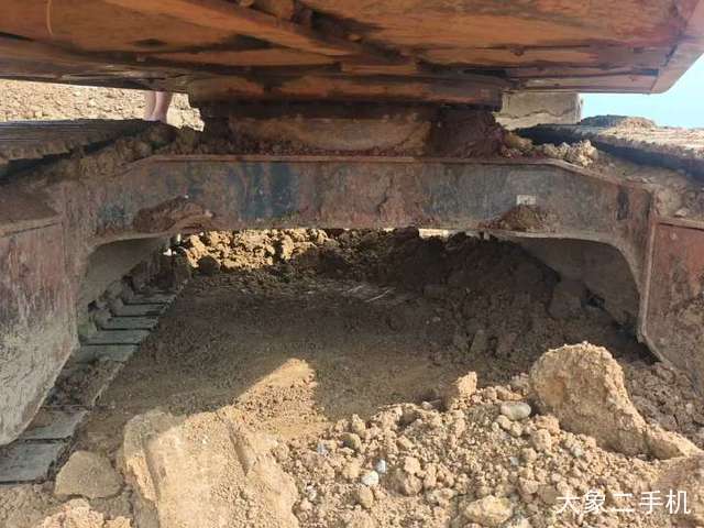 山东临工 E6135F 挖掘机