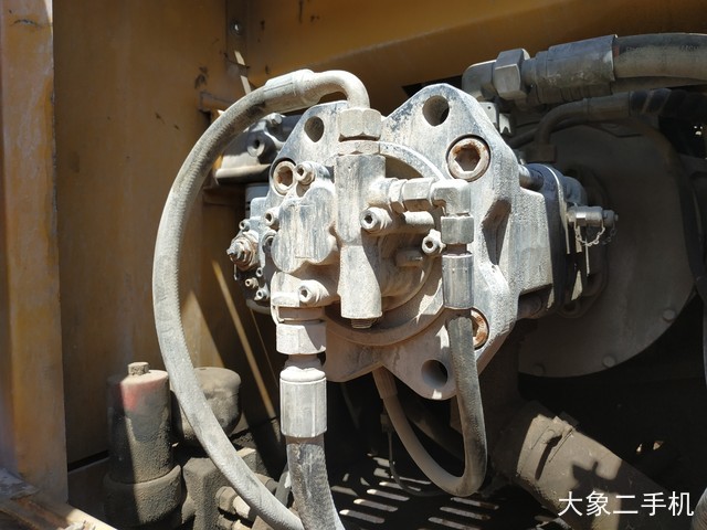 徐工 XE215C 挖掘机