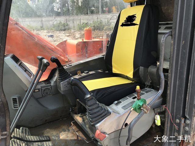 斗山 DX75 挖掘机