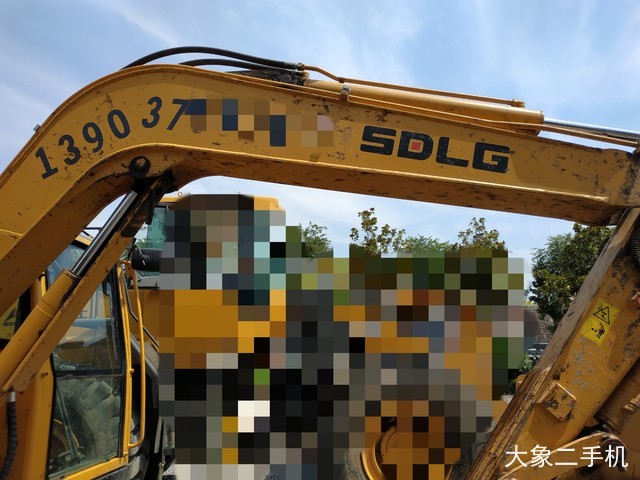 山东临工 E680F 挖掘机