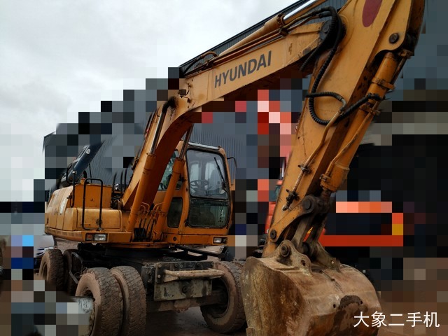 现代 R130W-5 挖掘机