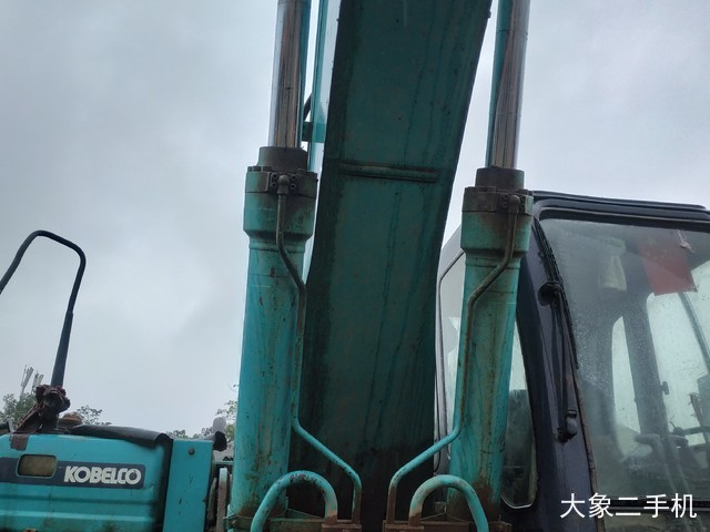 神钢 SK250-8 挖掘机