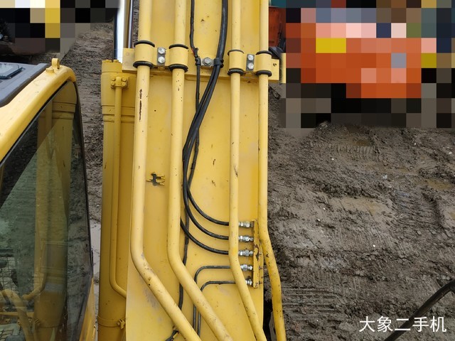 小松 PC240LC-8M0 挖掘机