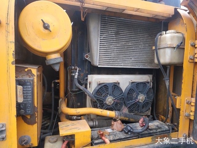 现代 R150LC-7 挖掘机