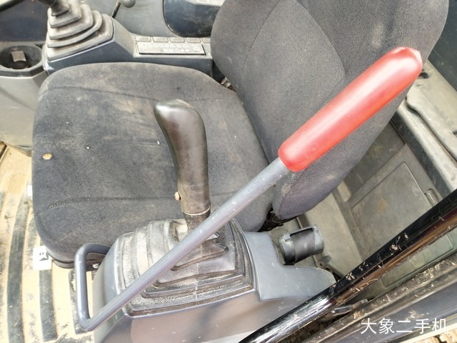 神钢 SK75-8 挖掘机