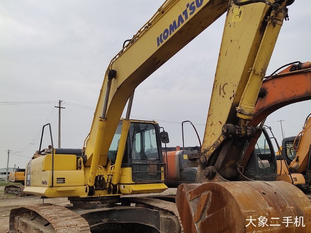 小松 PC240LC-8M0 挖掘机