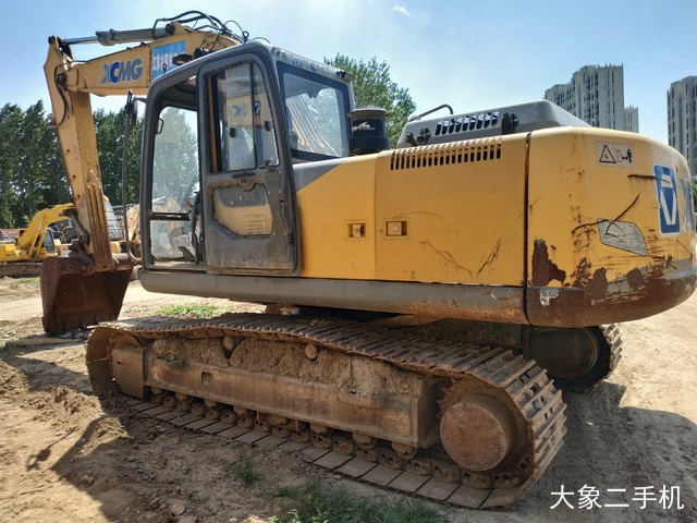徐工 XE215D 挖掘机