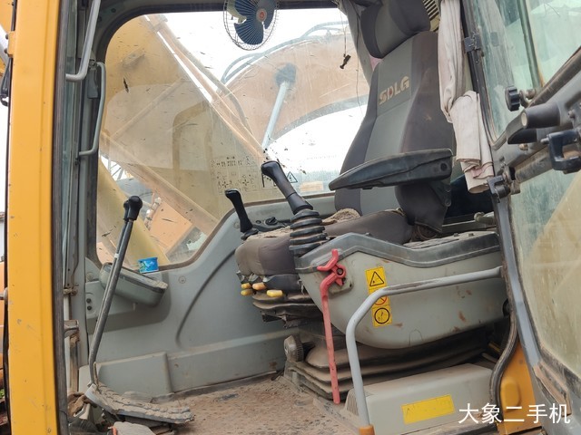 山东临工 LG6150 挖掘机