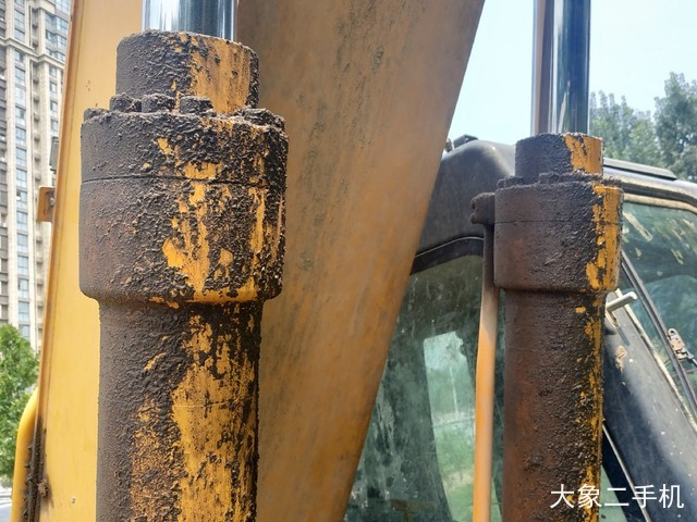 现代 R225LC-7 挖掘机