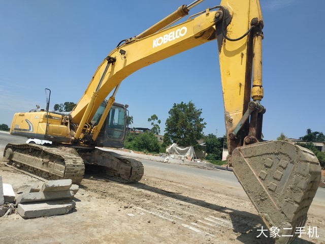 神钢 SK350LC-8 挖掘机