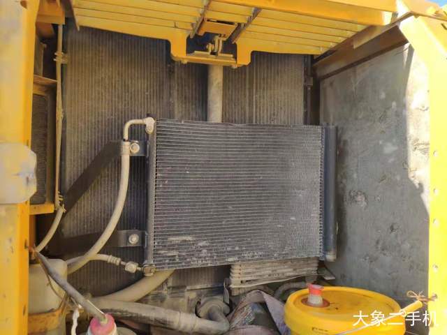 小松 PC220-8 挖掘机