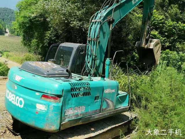 神钢 SK130-8 挖掘机