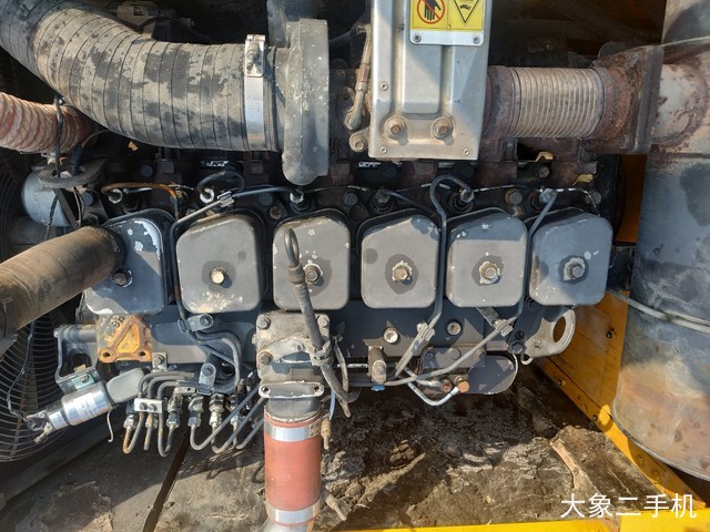 龙工 LG6215 挖掘机