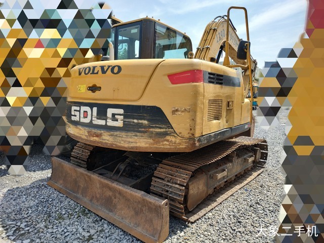 山东临工 E680F 挖掘机