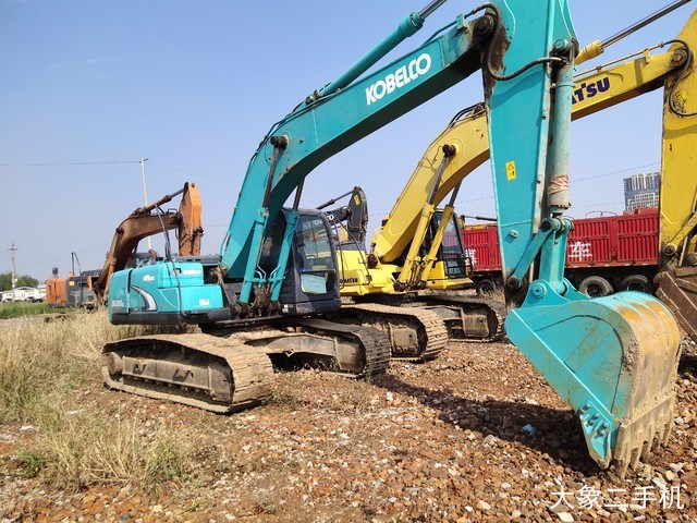 神钢 SK210LC-8 挖掘机