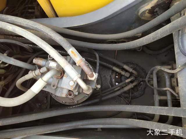 沃尔沃 EC210B 挖掘机