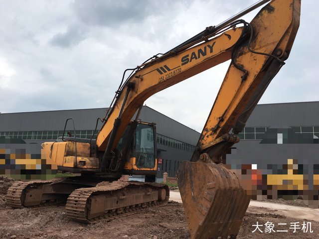 三一重工 SY235C 挖掘机