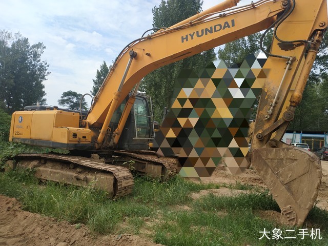 现代 R225LC-7 挖掘机