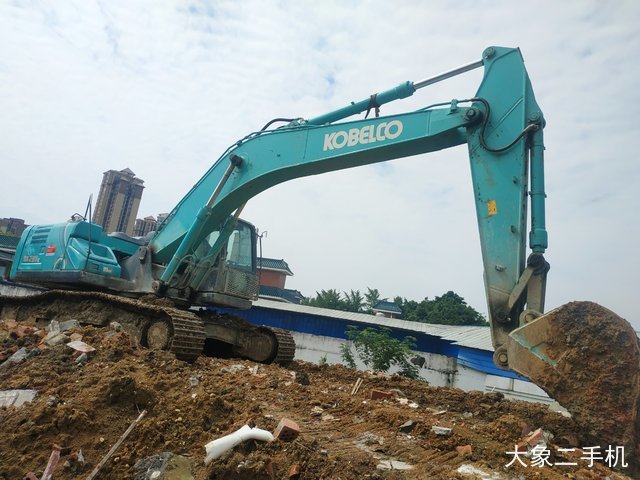 神钢 SK260LC-10 挖掘机