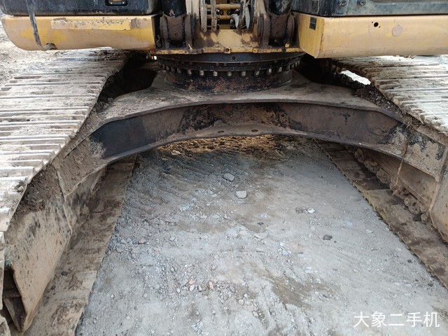 卡特彼勒 323D2L 挖掘机