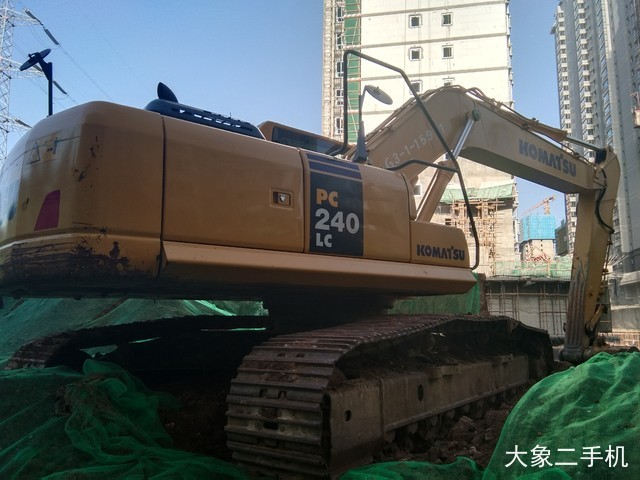 小松 PC240LC-8M0 挖掘机