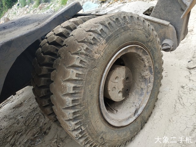 现代 R210W-5 挖掘机