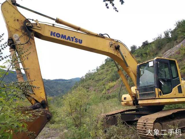 小松 PC240LC-8 挖掘机
