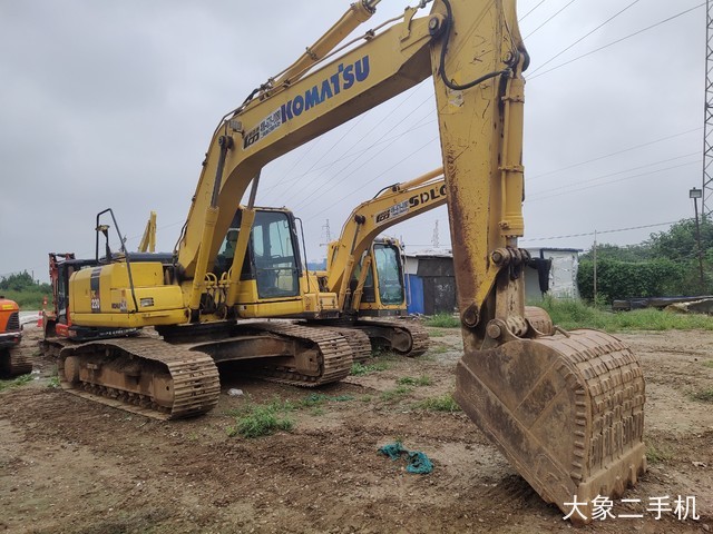 小松 PC220-8M0 挖掘机