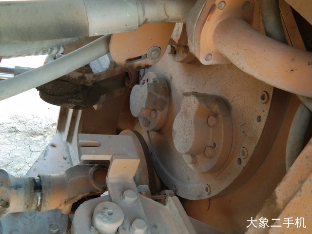 龙工 LG833B 装载机