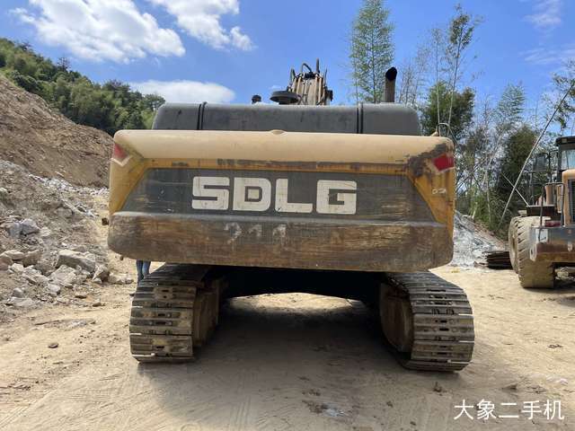 山东临工 E6360F 挖掘机