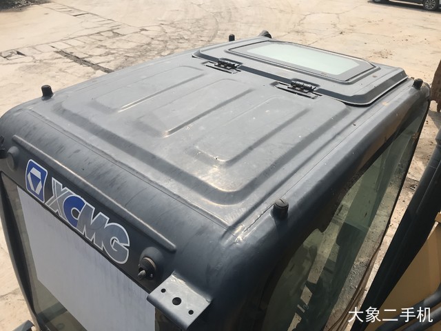 徐工 XE265C 挖掘机