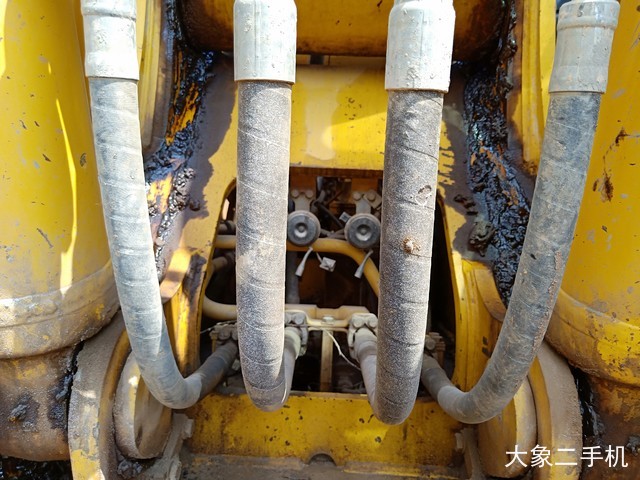 小松 PC240LC-8M0 挖掘机