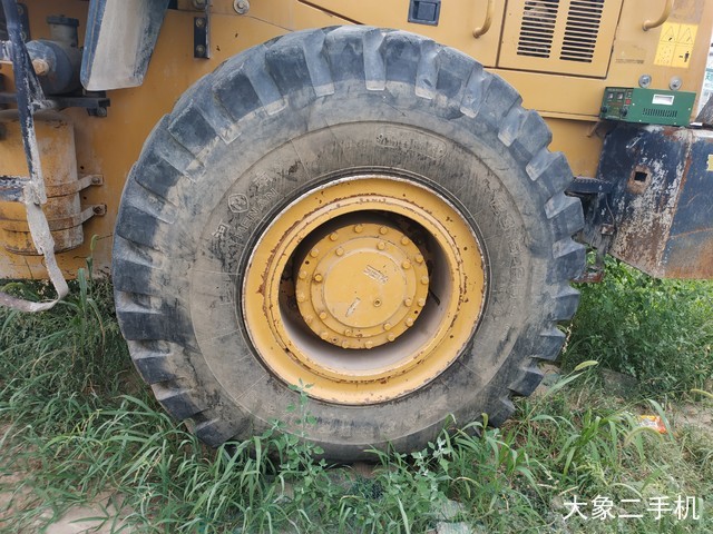 山工 SEM650B 装载机