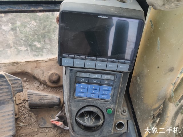 小松 PC220-8 挖掘机