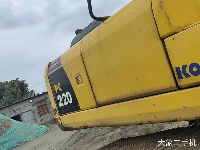 小松 PC200-8 挖掘机