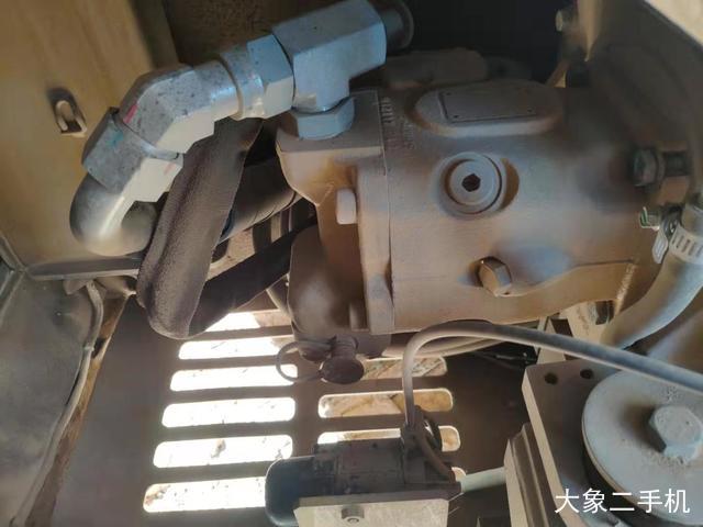 卡特彼勒 305.5E2小型液压 挖掘机