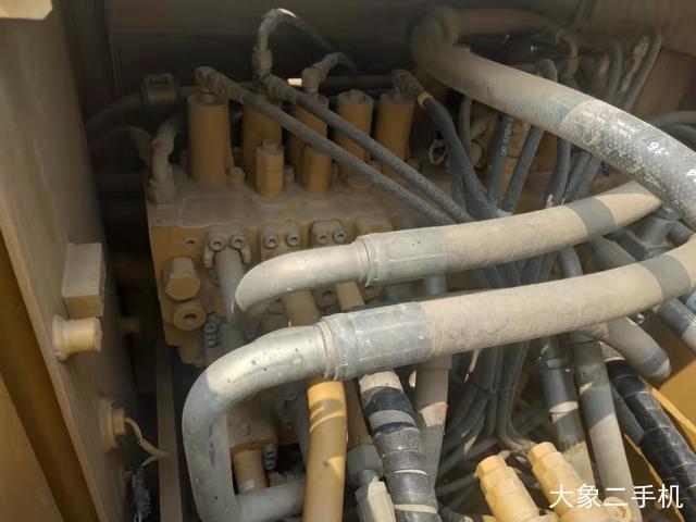 卡特彼勒 323DL 挖掘机