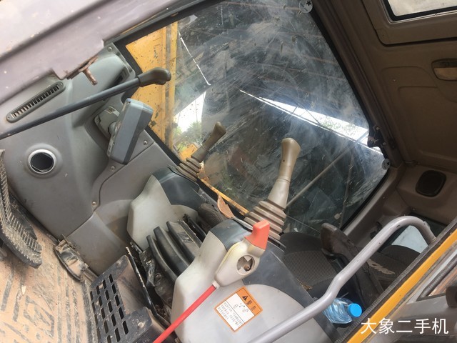 徐工 XE135B 挖掘机