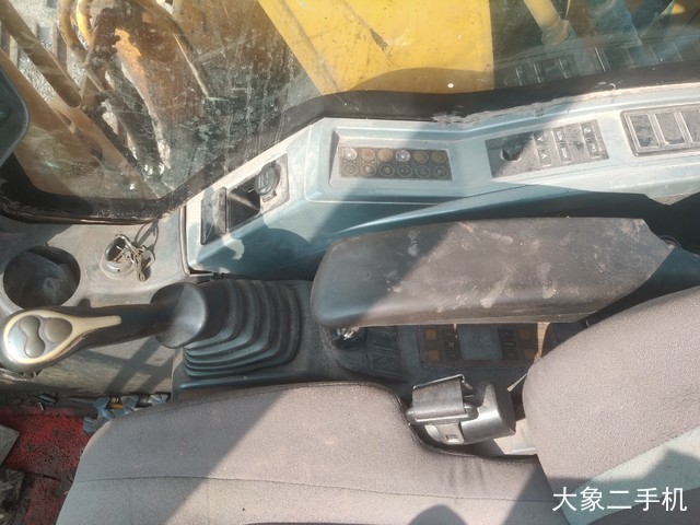 现代 R150LC-9 挖掘机