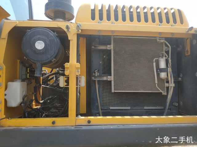 沃尔沃 EC210BLC 挖掘机