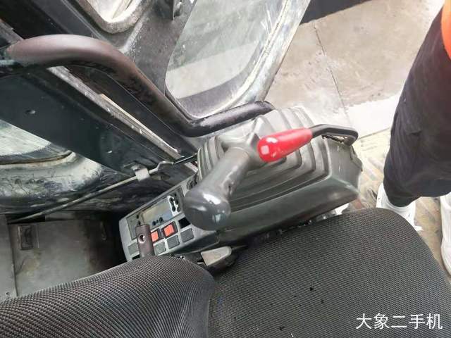 神钢 SK230 挖掘机