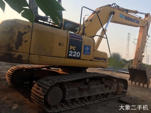 小松 PC220-8M0 挖掘机