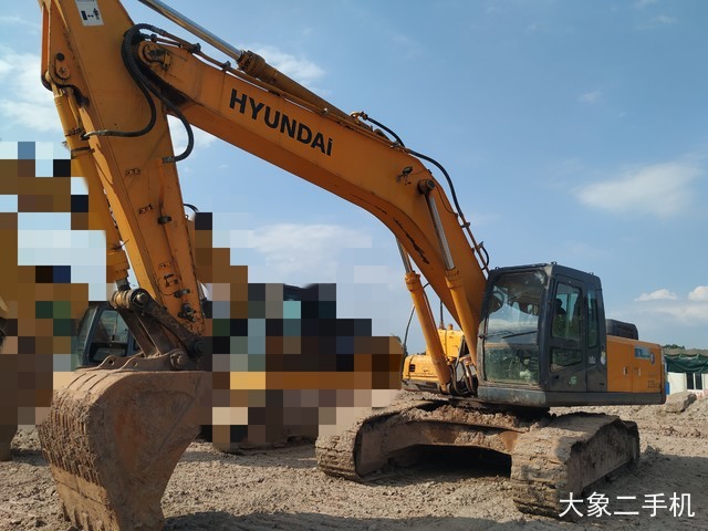 现代 R335LC-7 挖掘机