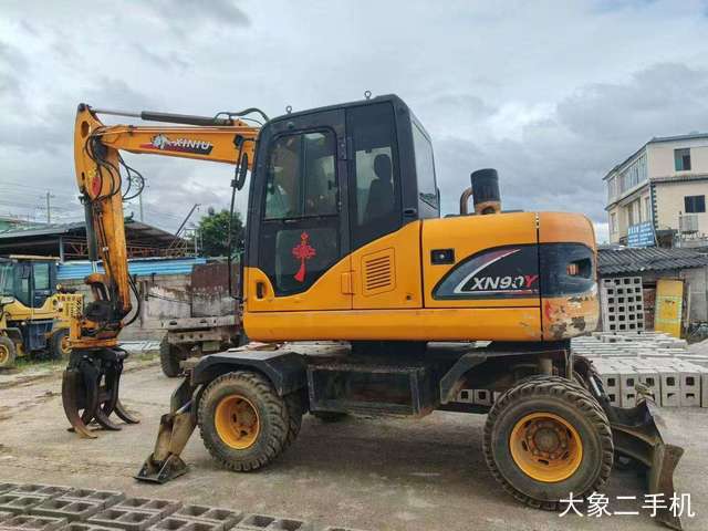 犀牛重工 XN90-Y 挖掘机