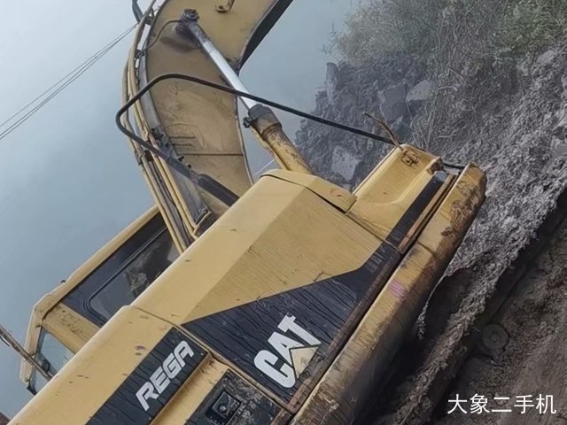 卡特彼勒 320B 挖掘机