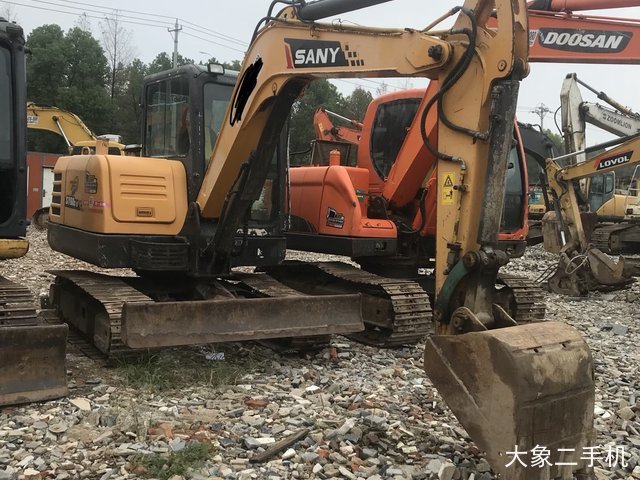 三一重工 SY55C 挖掘机