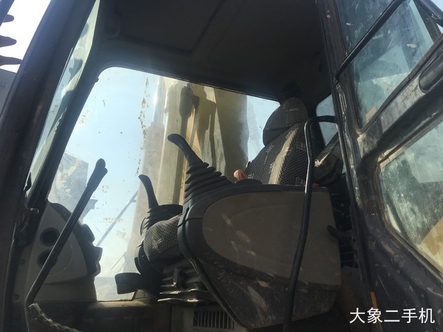 住友 SH210-5 挖掘机