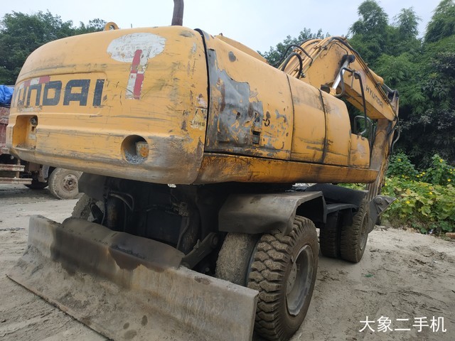 现代 R210W-5 挖掘机